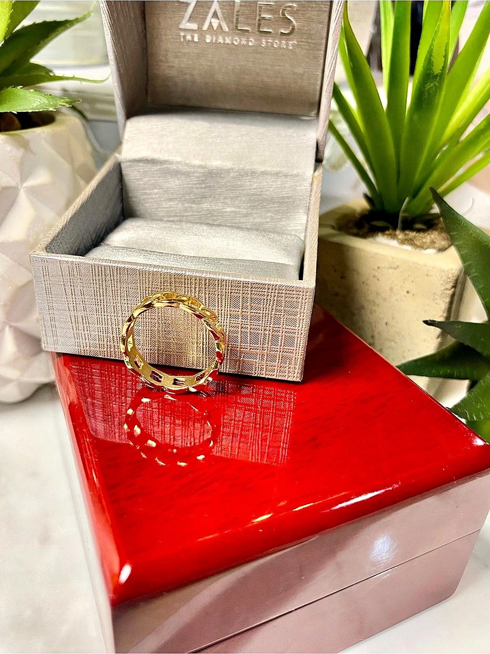 NWT Gold-Tone Chain-Link Dainty Ring